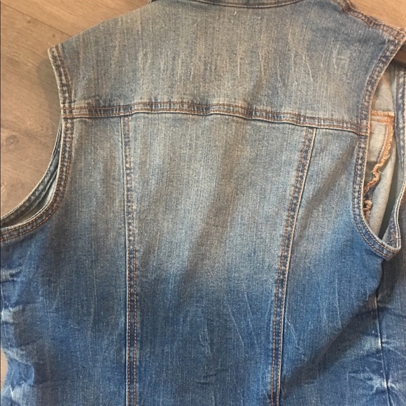 Jean jacket - Picture 2 of 3